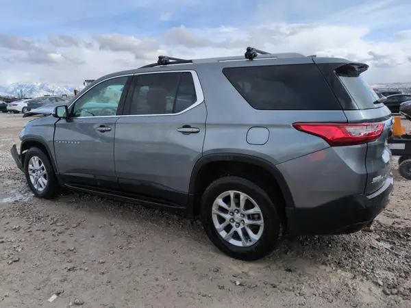 1GNEVGKWXJJ134986 2018 CHEVROLET TRAVERSE - Image 2