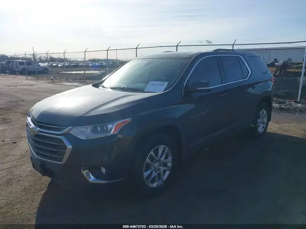1GNEVGKWXJJ155241 2018 CHEVROLET TRAVERSE - Image 2