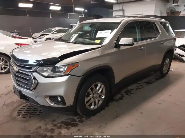 1GNEVGKWXJJ160746 2018 CHEVROLET TRAVERSE - Image 2