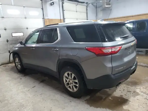 1GNEVGKWXJJ175585 2018 CHEVROLET TRAVERSE - Image 2