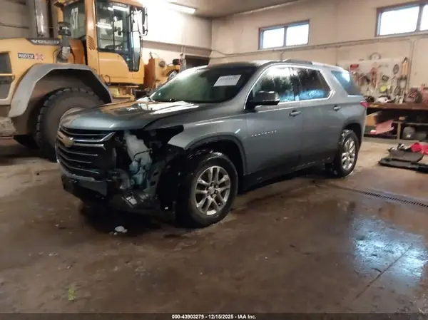 1GNEVGKWXJJ179734 2018 CHEVROLET TRAVERSE - Image 2