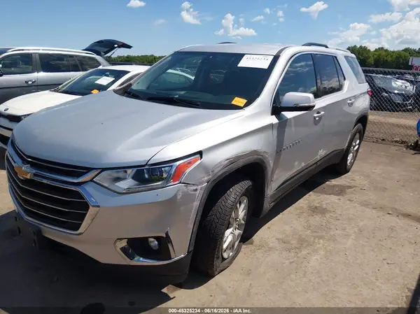 1GNEVGKWXJJ223232 2018 CHEVROLET TRAVERSE - Image 2