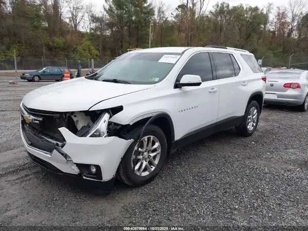 1GNEVGKWXJJ239091 2018 CHEVROLET TRAVERSE - Image 2