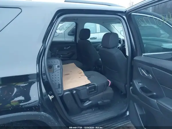 1GNEVGKWXJJ276898 2018 CHEVROLET TRAVERSE - Image 8