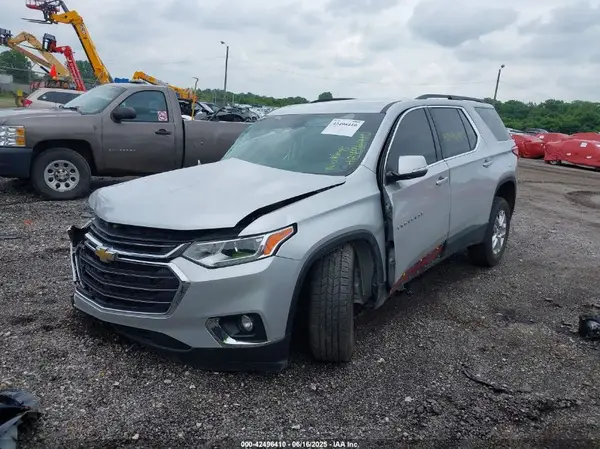 1GNEVGKWXMJ132594 2021 CHEVROLET TRAVERSE - Image 2