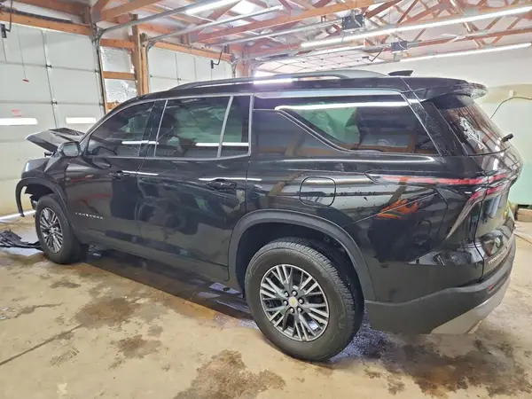 1GNEVGRS0SJ269379 2025 CHEVROLET TRAVERSE - Image 2