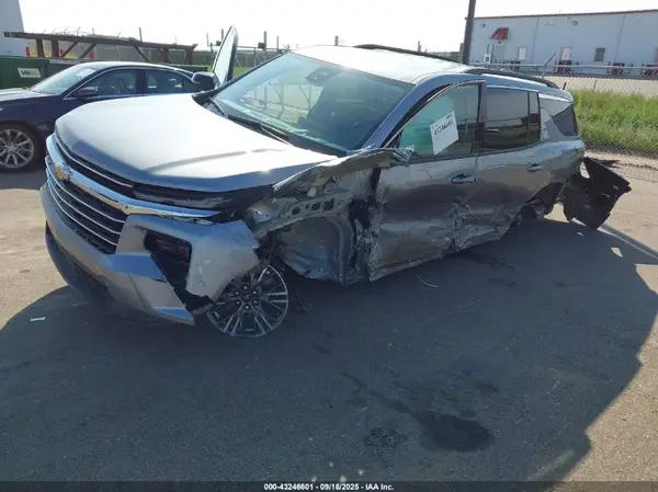 1GNEVGRS3SJ174749 2025 CHEVROLET TRAVERSE - Image 2