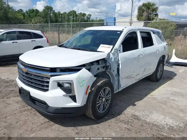 1GNEVGRS3SJ252754 2025 CHEVROLET TRAVERSE - Image 2