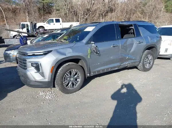 1GNEVGRS3SJ286628 2025 CHEVROLET TRAVERSE - Image 2