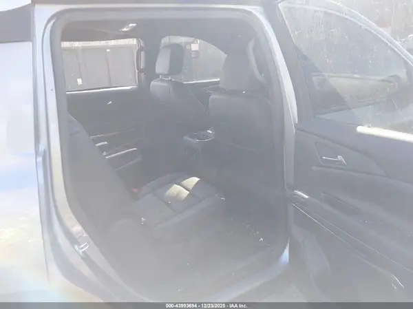 1GNEVGRS3SJ286628 2025 CHEVROLET TRAVERSE - Image 8