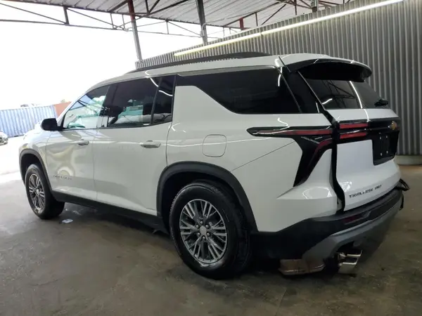 1GNEVGRSXSJ122597 2025 CHEVROLET TRAVERSE - Image 2