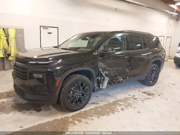 1GNEVGRSXSJ157348 2025 CHEVROLET TRAVERSE - Image 2