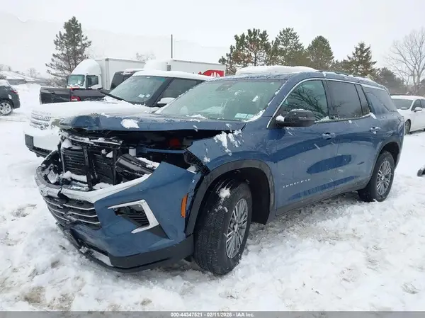1GNEVGRSXSJ269020 2025 CHEVROLET TRAVERSE - Image 2