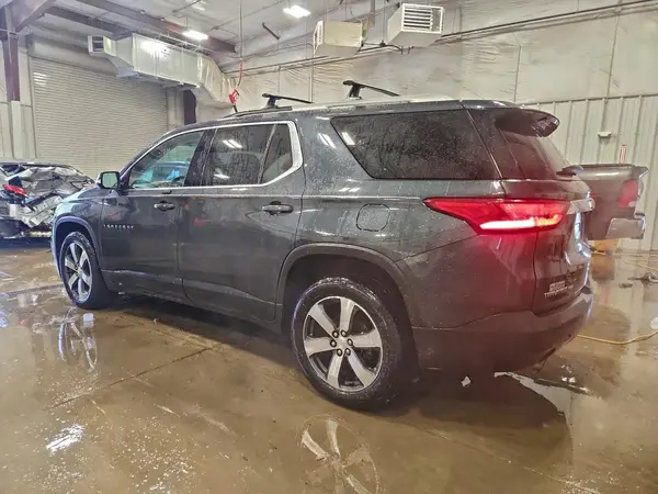 1GNEVHKW0JJ133383 2018 CHEVROLET TRAVERSE - Image 2