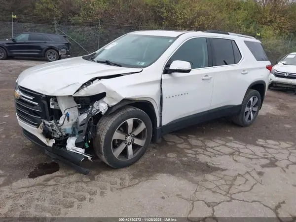 1GNEVHKW0JJ139832 2018 CHEVROLET TRAVERSE - Image 2