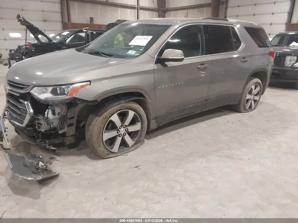 1GNEVHKW0JJ190330 2018 CHEVROLET TRAVERSE - Image 2