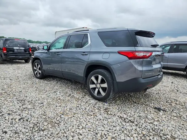 1GNEVHKW1JJ199876 2018 CHEVROLET TRAVERSE - Image 2