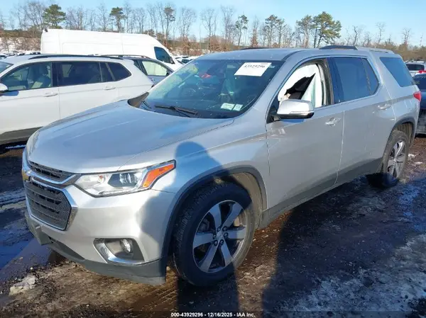 1GNEVHKW1JJ206860 2018 CHEVROLET TRAVERSE - Image 2
