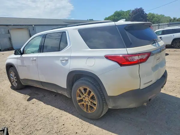 1GNEVHKW1KJ303140 2019 CHEVROLET TRAVERSE - Image 2