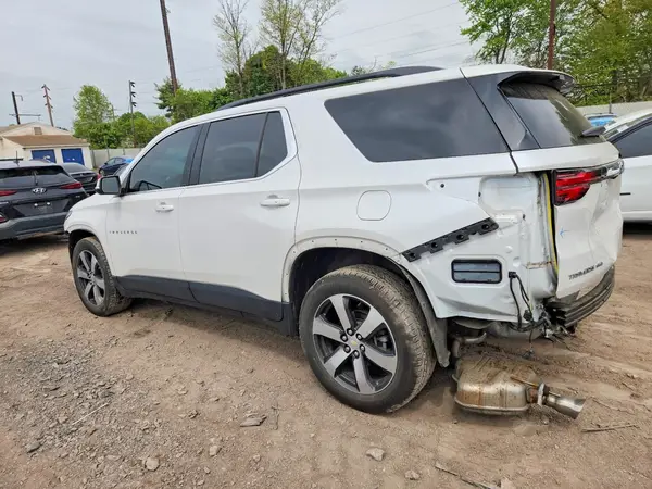 1GNEVHKW1NJ135536 2022 CHEVROLET TRAVERSE - Image 2