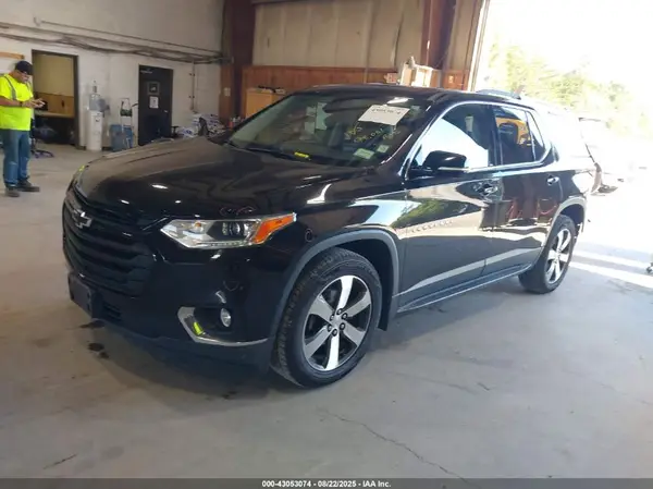 1GNEVHKW2JJ133160 2018 CHEVROLET TRAVERSE - Image 2