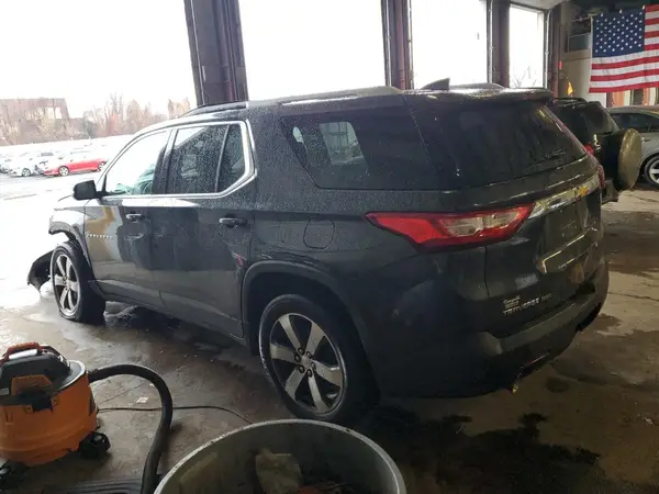 1GNEVHKW2JJ146586 2018 CHEVROLET TRAVERSE - Image 2