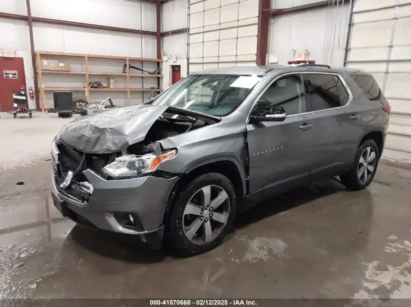 1GNEVHKW2JJ220525 2018 CHEVROLET TRAVERSE - Image 2