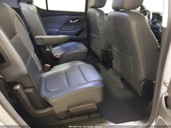1GNEVHKW2KJ172395 2019 CHEVROLET TRAVERSE - Image 8