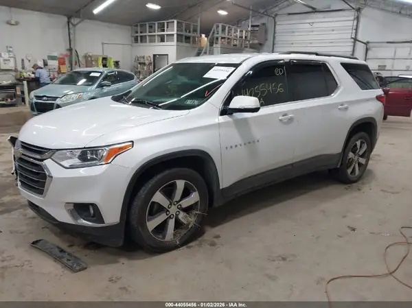 1GNEVHKW2LJ189778 2020 CHEVROLET TRAVERSE - Image 2