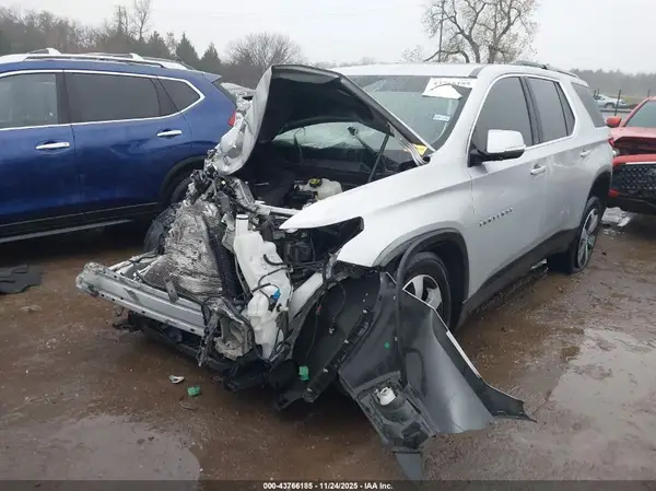 1GNEVHKW2LJ242155 2020 CHEVROLET TRAVERSE - Image 2