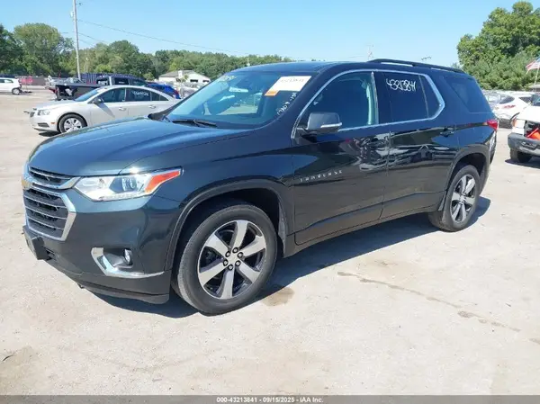 1GNEVHKW2MJ155745 2021 CHEVROLET TRAVERSE - Image 2