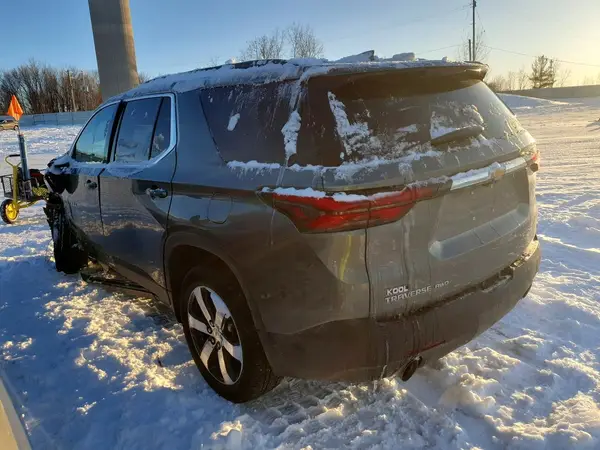 1GNEVHKW2PJ157631 2023 CHEVROLET TRAVERSE - Image 2