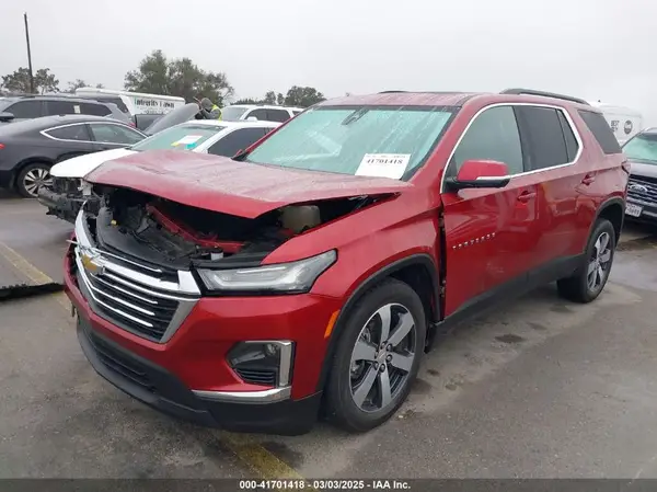 1GNEVHKW2PJ241268 2023 CHEVROLET TRAVERSE - Image 2