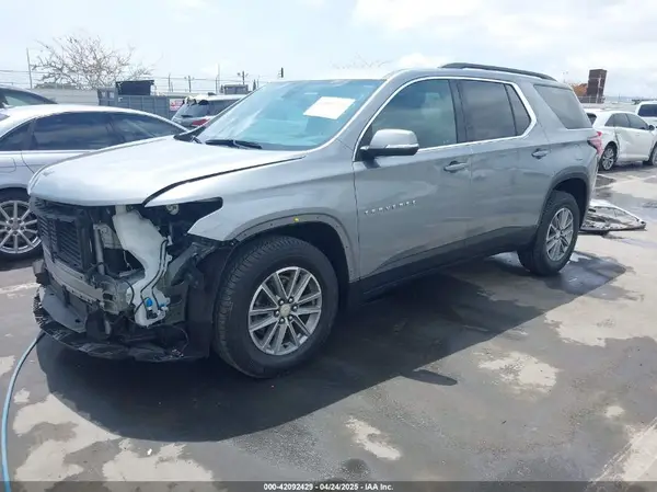 1GNEVHKW2PJ243652 2023 CHEVROLET TRAVERSE - Image 2