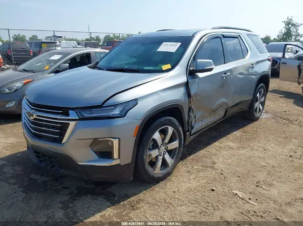 1GNEVHKW2PJ308886 2023 CHEVROLET TRAVERSE - Image 2