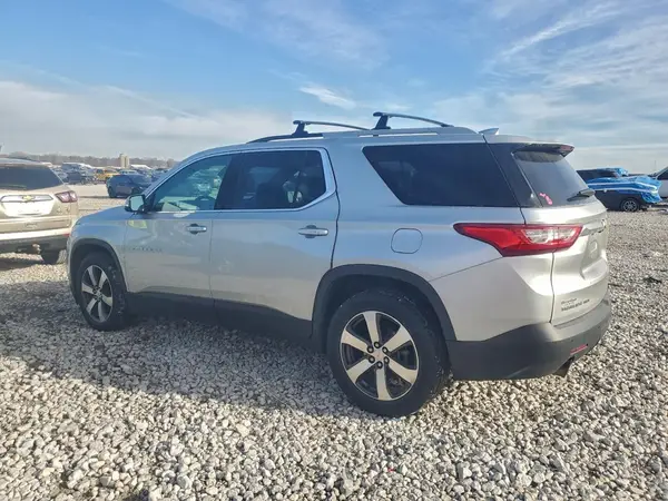 1GNEVHKW3JJ111653 2018 CHEVROLET TRAVERSE - Image 2