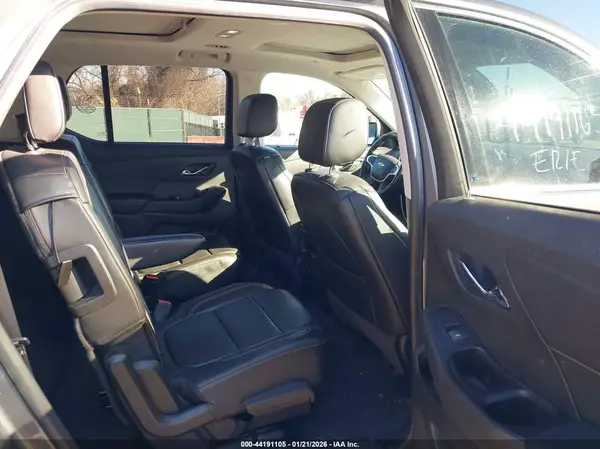 1GNEVHKW3JJ180777 2018 CHEVROLET TRAVERSE - Image 8