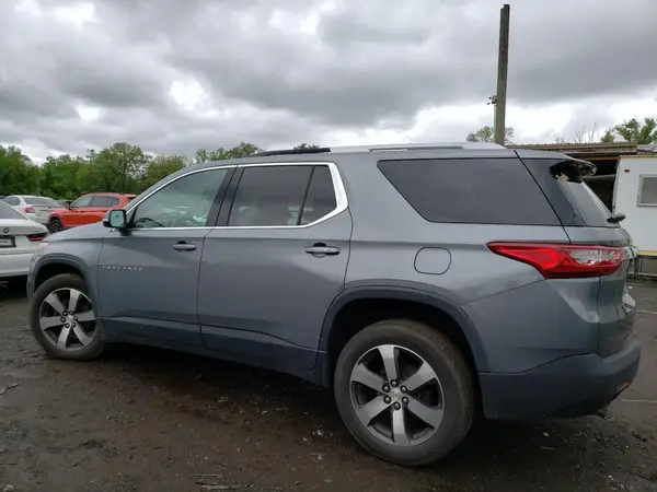 1GNEVHKW3JJ183811 2018 CHEVROLET TRAVERSE - Image 2