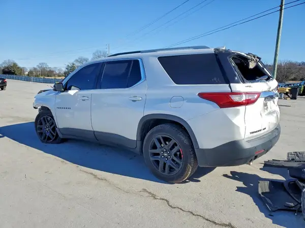 1GNEVHKW3JJ184988 2018 CHEVROLET TRAVERSE - Image 2