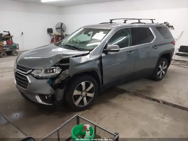1GNEVHKW3JJ265361 2018 CHEVROLET TRAVERSE - Image 2