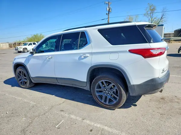 1GNEVHKW3MJ132877 2021 CHEVROLET TRAVERSE - Image 2