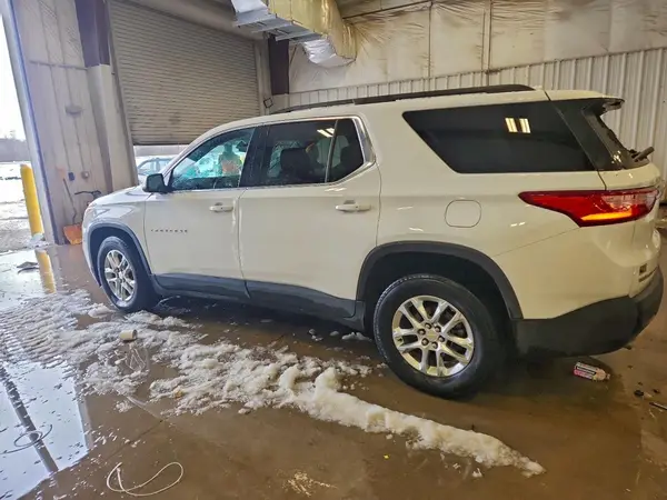 1GNEVHKW3MJ135360 2021 CHEVROLET TRAVERSE - Image 2