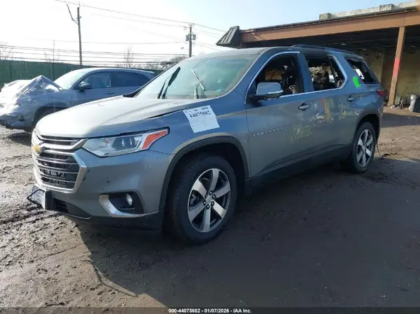 1GNEVHKW3MJ206122 2021 CHEVROLET TRAVERSE - Image 2