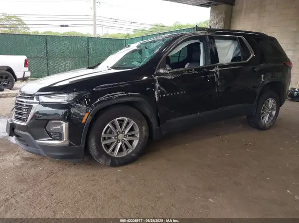 1GNEVHKW3NJ106085 2022 CHEVROLET TRAVERSE - Image 2
