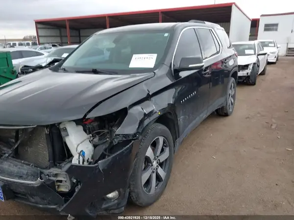 1GNEVHKW4JJ111726 2018 CHEVROLET TRAVERSE - Image 2