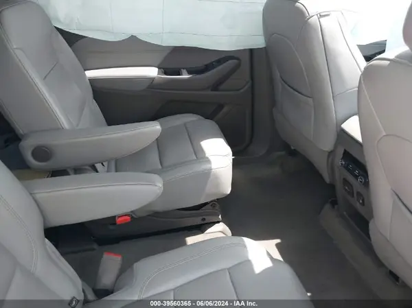 1GNEVHKW4JJ248956 2018 CHEVROLET TRAVERSE - Image 8