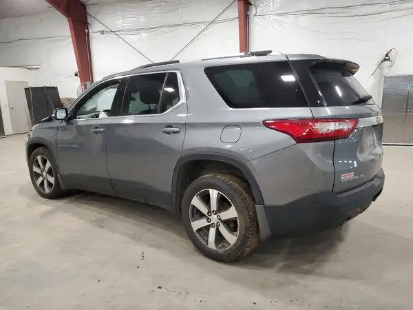 1GNEVHKW4JJ263893 2018 CHEVROLET TRAVERSE - Image 2