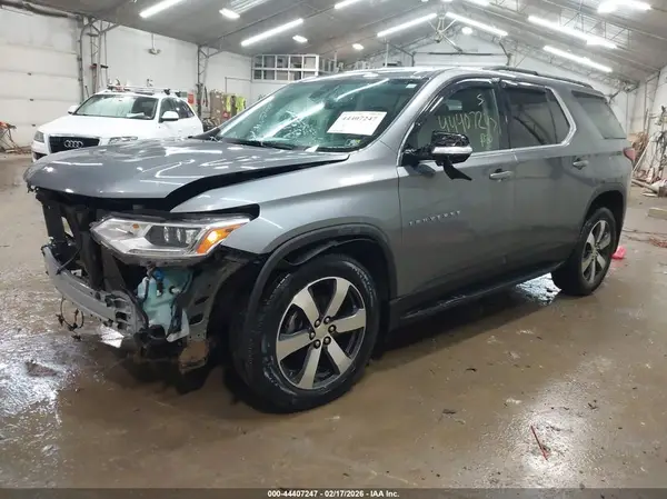 1GNEVHKW4LJ197199 2020 CHEVROLET TRAVERSE - Image 2