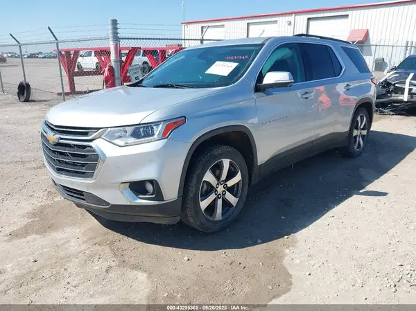1GNEVHKW4LJ242576 2020 CHEVROLET TRAVERSE - Image 2