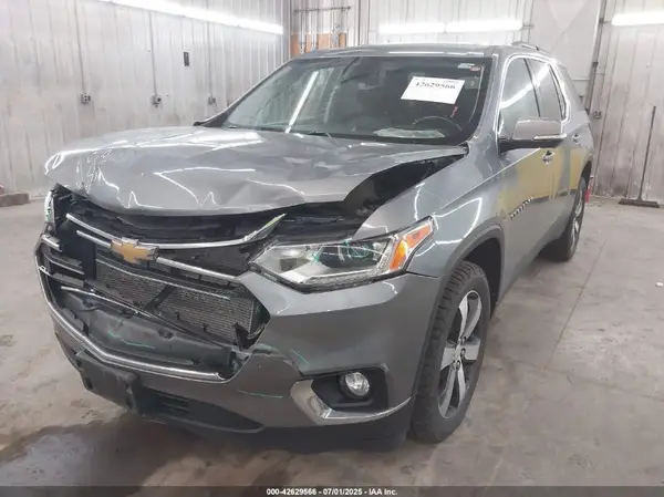 1GNEVHKW4LJ256719 2020 CHEVROLET TRAVERSE - Image 2